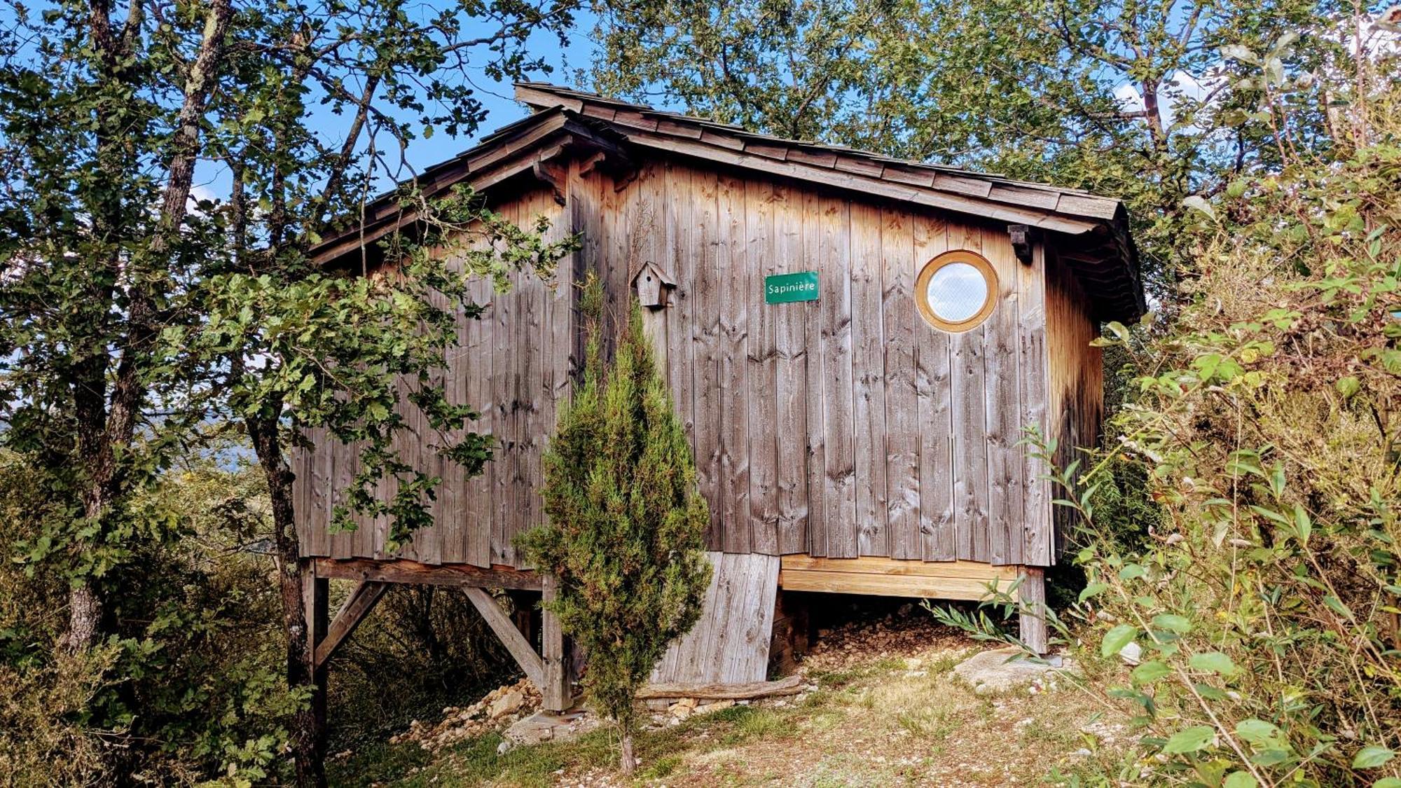 Cabanes Et Lodges Du Belvedere Serrieres-sur-Ain Exterior photo