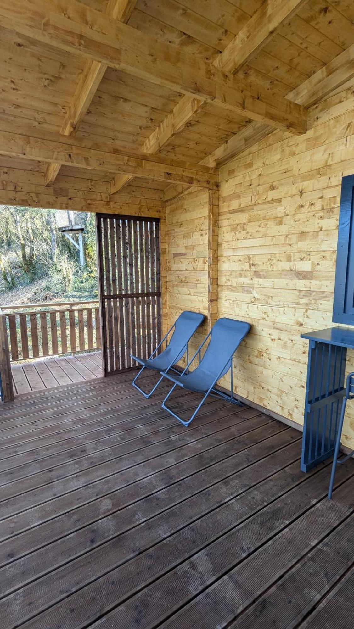Cabanes Et Lodges Du Belvedere Serrieres-sur-Ain Exterior photo